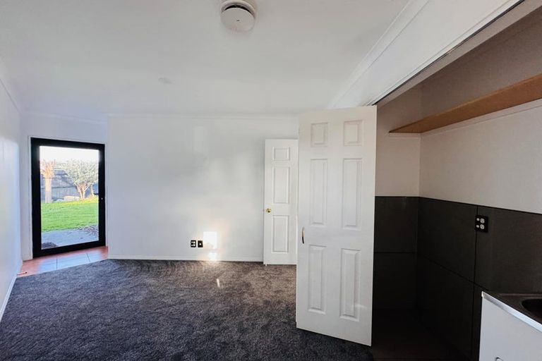 Photo of property in 69 Royal Oak Drive, Kelvin Grove, Palmerston North, 4414