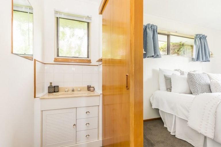 Photo of property in 33 Shackle Lane, Whitby, Porirua, 5024