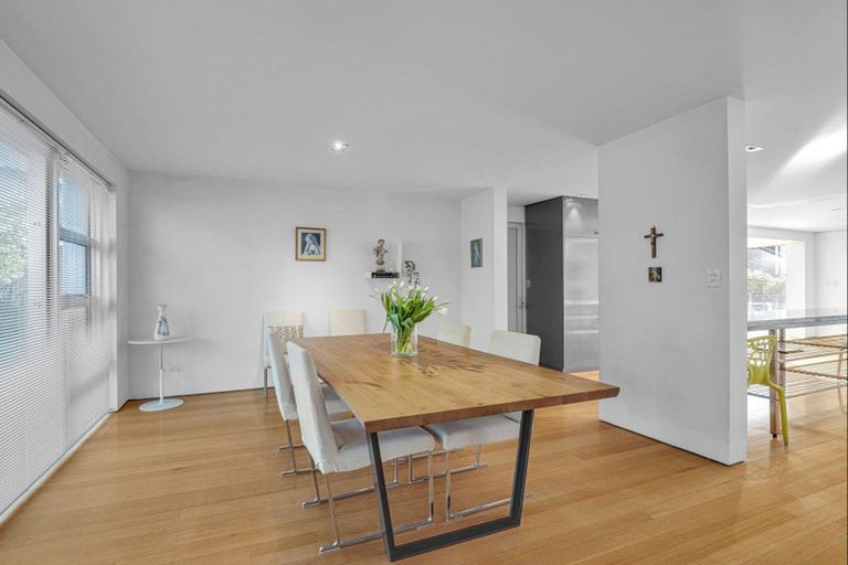 Photo of property in 97a Fendalton Road, Fendalton, Christchurch, 8014