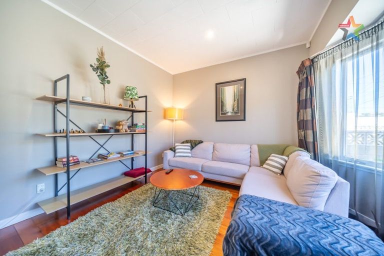Photo of property in 10 Palm Avenue, Lyall Bay, Wellington, 6022