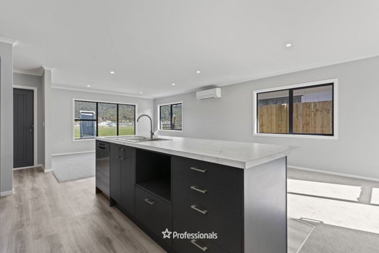 Photo of property in 16 Harry Martin Lane, Wainuiomata, Lower Hutt, 5014