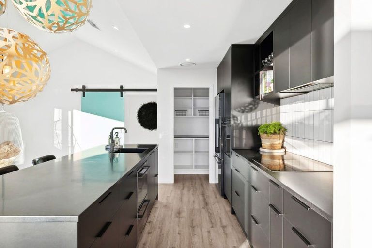 Photo of property in 39 Farrant Drive, Wanaka, 9305