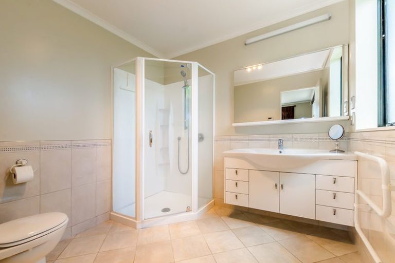 Photo of property in 10 Lambert Way, Paraparaumu, 5032