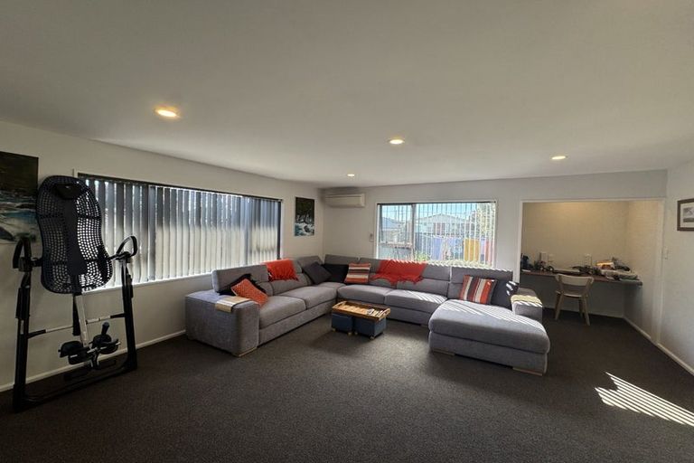 Photo of property in 52 Dunster Street, Burnside, Christchurch, 8053