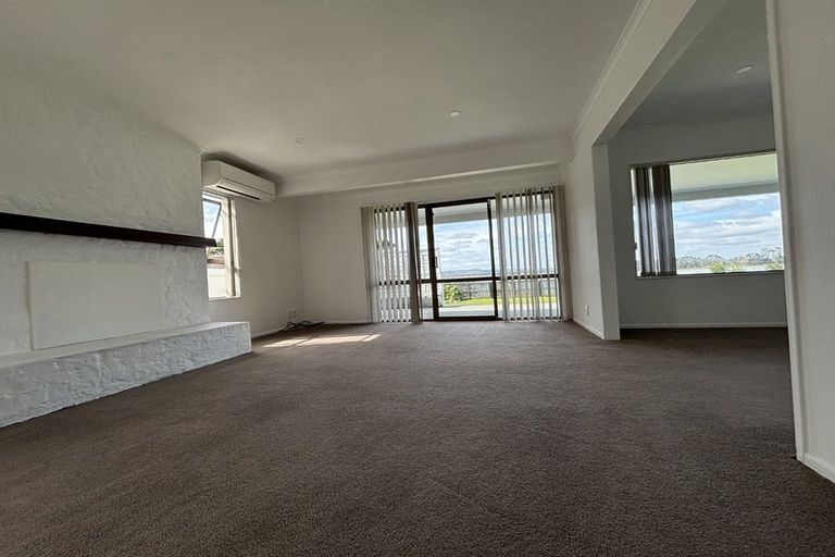 Photo of property in 96 Carnoustie Drive, Wattle Downs, Auckland, 2103