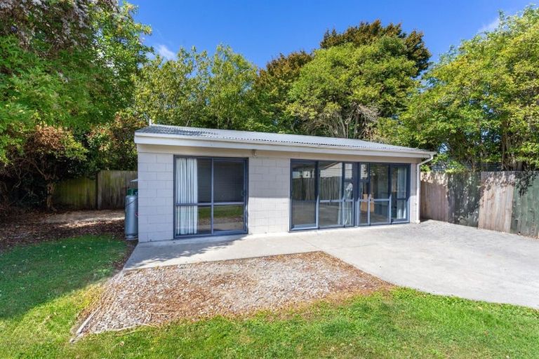 Photo of property in 100 Suva Street, Upper Riccarton, Christchurch, 8041