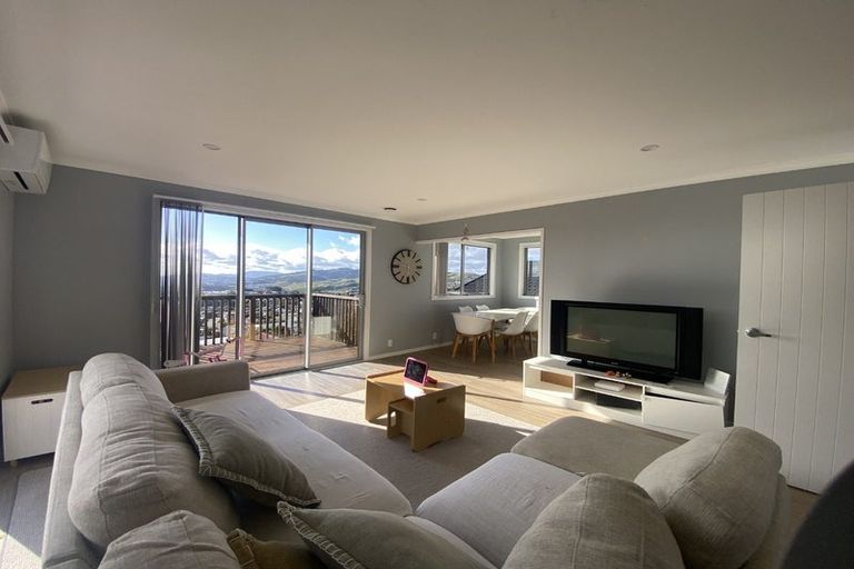 Photo of property in 61 Ruskin Road, Newlands, Wellington, 6037