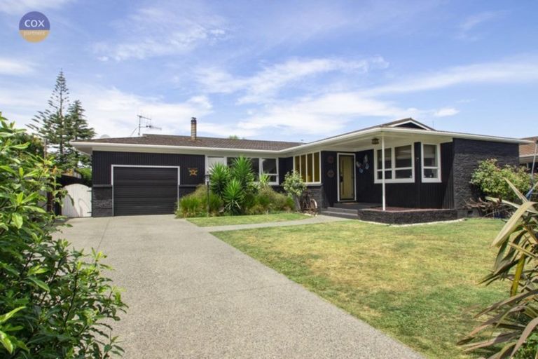 Photo of property in 44 Upham Crescent, Taradale, Napier, 4112