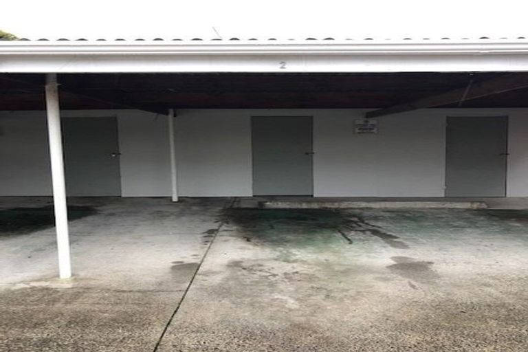 Photo of property in 2/100 Lynwood Road, New Lynn, Auckland, 0600