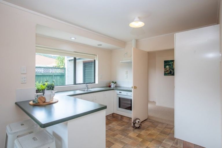 Photo of property in 52a Parata Street, Waikanae, 5036