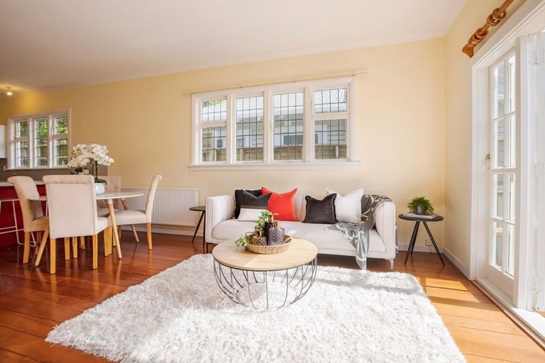 Photo of property in 11 Rimu Road, Kelburn, Wellington, 6012