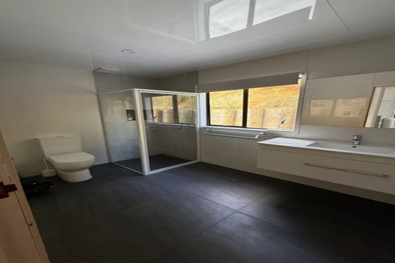 Photo of property in 18 Manuka Drive, Whangamata, 3691