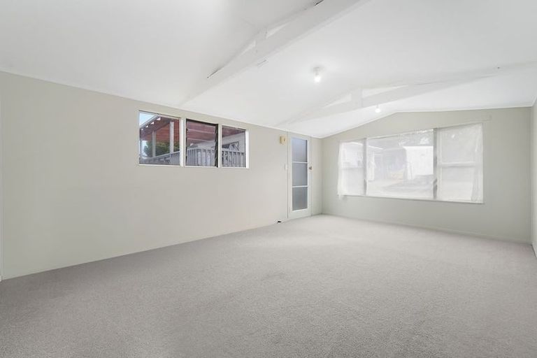 Photo of property in 1/30 Kereru Street, Henderson, Auckland, 0612