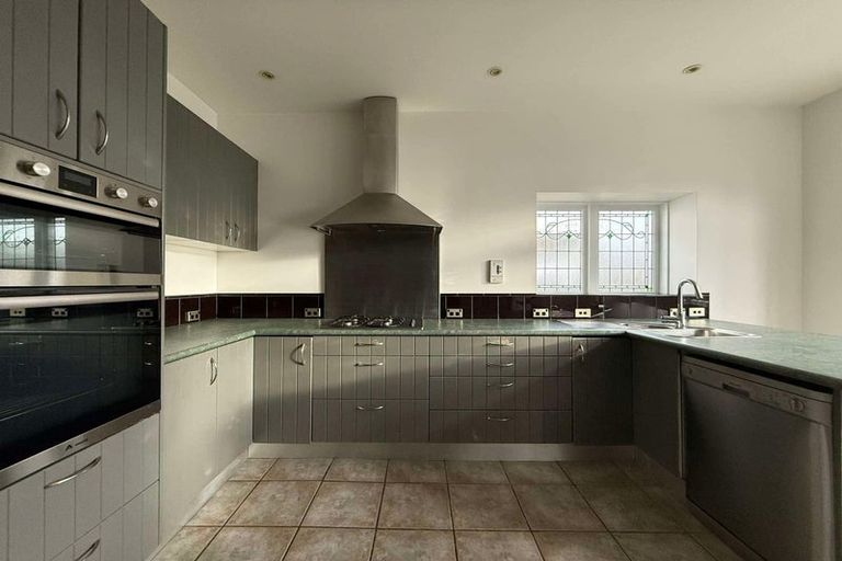 Photo of property in 1 Para Street, Miramar, Wellington, 6022