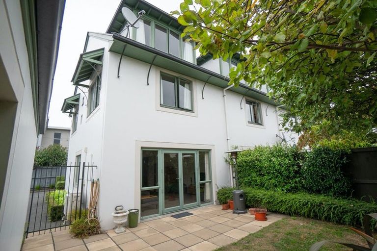 Photo of property in 3/36 Champion Street, Edgeware, Christchurch, 8013