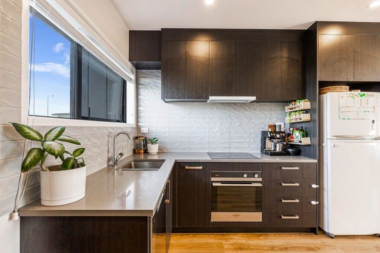 Photo of property in 37 Treloar Crescent, Hobsonville, Auckland, 0616