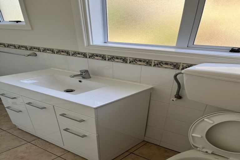 Photo of property in 22 Ferry Street, Seatoun, Wellington, 6022