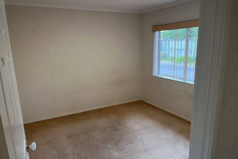 Photo of property in 6 Claremont Way, East Tamaki Heights, Auckland, 2016