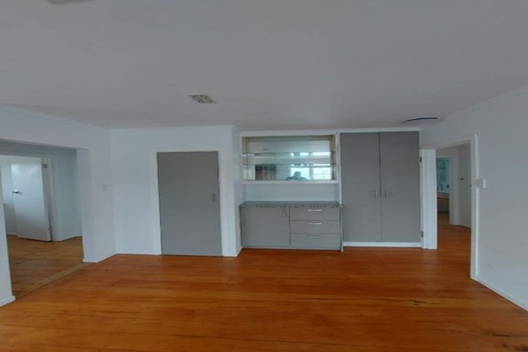 Photo of property in 5 Routley Drive, Glen Eden, Auckland, 0602