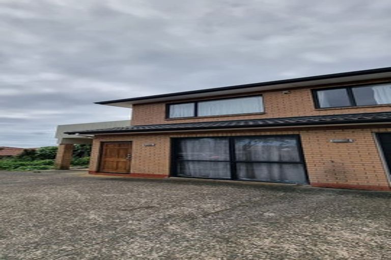 Photo of property in 16 Mangerton Lane, East Tamaki Heights, Auckland, 2016