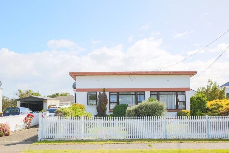 Photo of property in 17 Spencer Street, Bluff, 9814