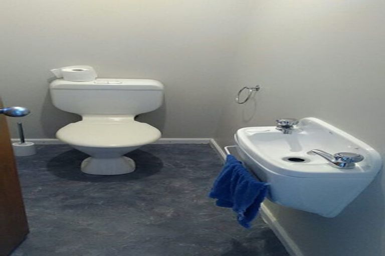 Photo of property in 2/485 Don Buck Road, Massey, Auckland, 0614