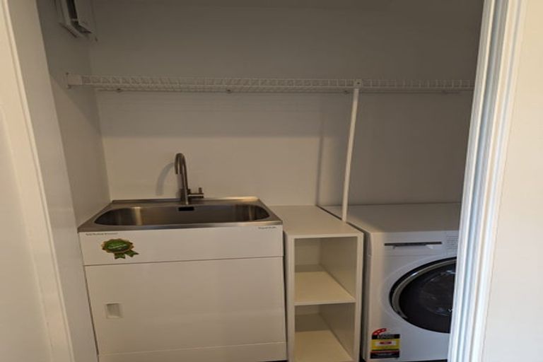 Photo of property in 73 Te Puketoka Lane, Mangere, 2022