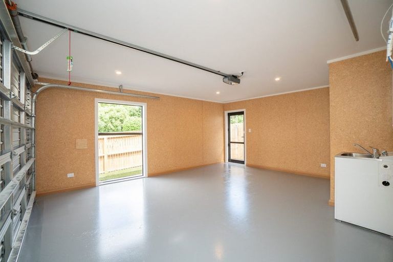 Photo of property in 8 Roberts Line, Kelvin Grove, Palmerston North, 4414