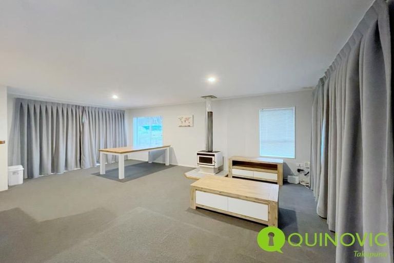 Photo of property in 11 Owl Court, Unsworth Heights, Auckland, 0632