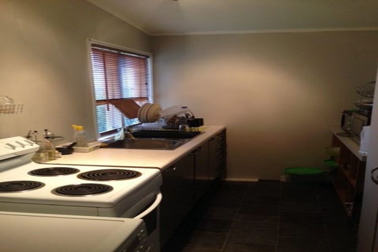 Photo of property in 139 Luckens Road, West Harbour, Auckland, 0618