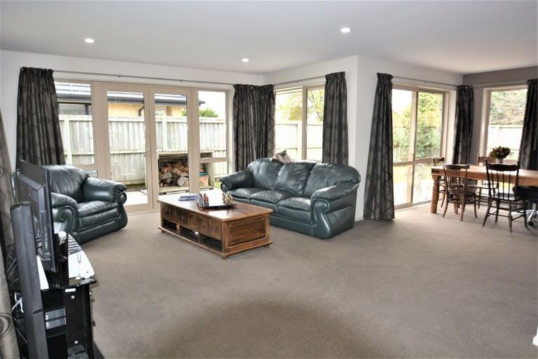 Photo of property in 11 Rochester Crescent, Rolleston, 7614