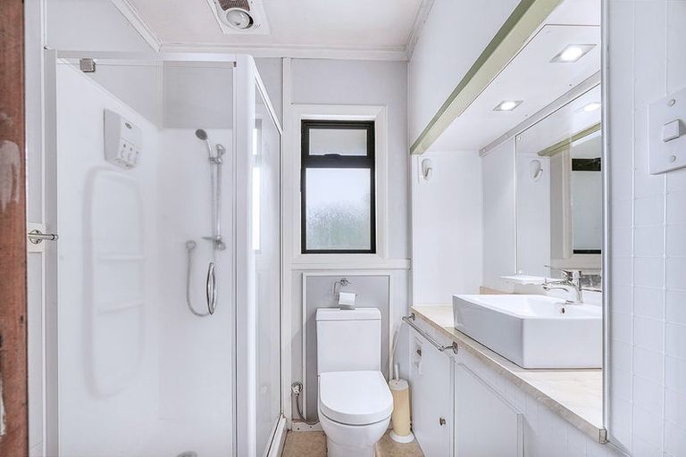 Photo of property in 37 Pollen Crescent, Melville, Hamilton, 3206