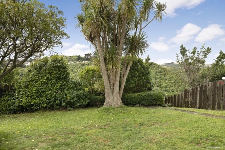 Photo of property in 32 Mark Avenue, Paparangi, Wellington, 6037