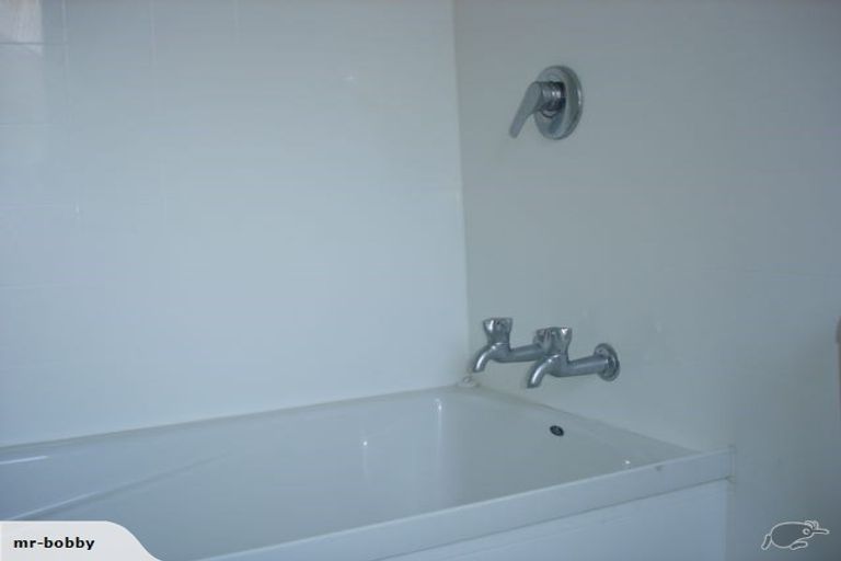 Photo of property in Milford Court Flats, 515u9 Adelaide Road, Berhampore, Wellington, 6023