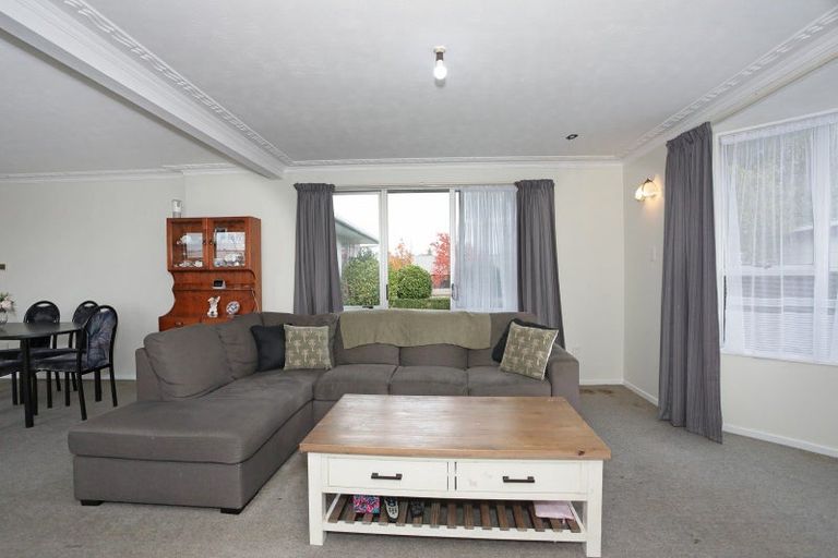 Photo of property in 12 Pryde Place, Feilding, 4702