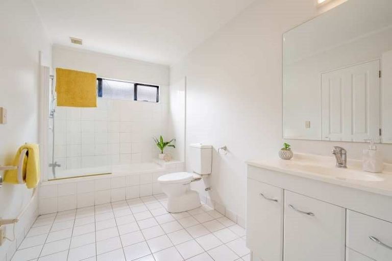 Photo of property in 8/17 Neta Grove, Henderson, Auckland, 0612