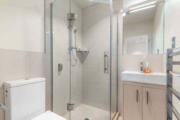 Photo of property in 73 Bordeaux Parade, Te Atatu South, Auckland, 0610