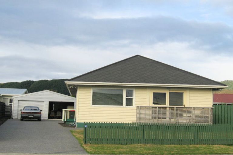 Photo of property in 74 Makarini Street, Paraparaumu, 5032