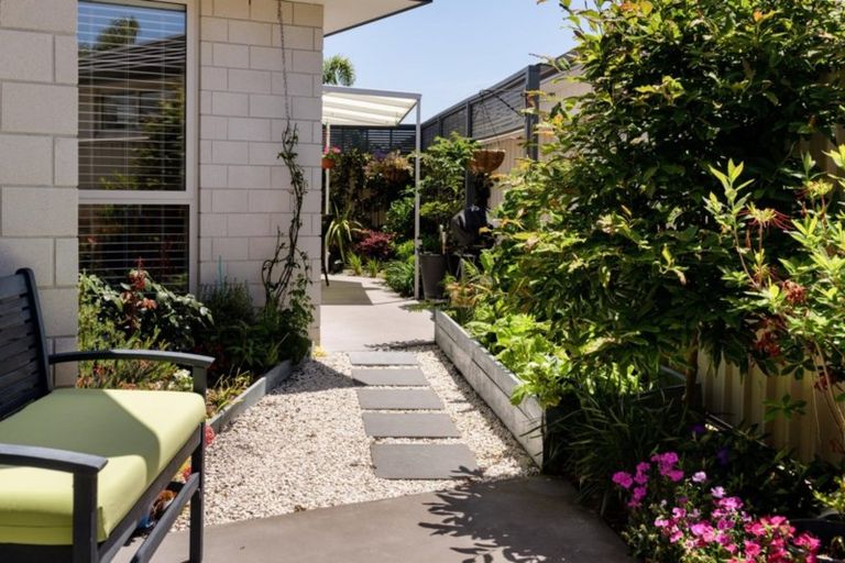 Photo of property in 2 Seashell Drive, Papamoa Beach, Papamoa, 3118