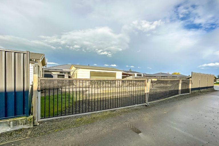 Photo of property in 24 Park Street, Winton, 9720