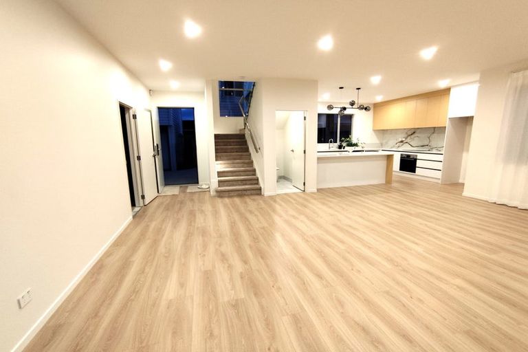 Photo of property in 24 Vanbrugh Place, Bucklands Beach, Auckland, 2014