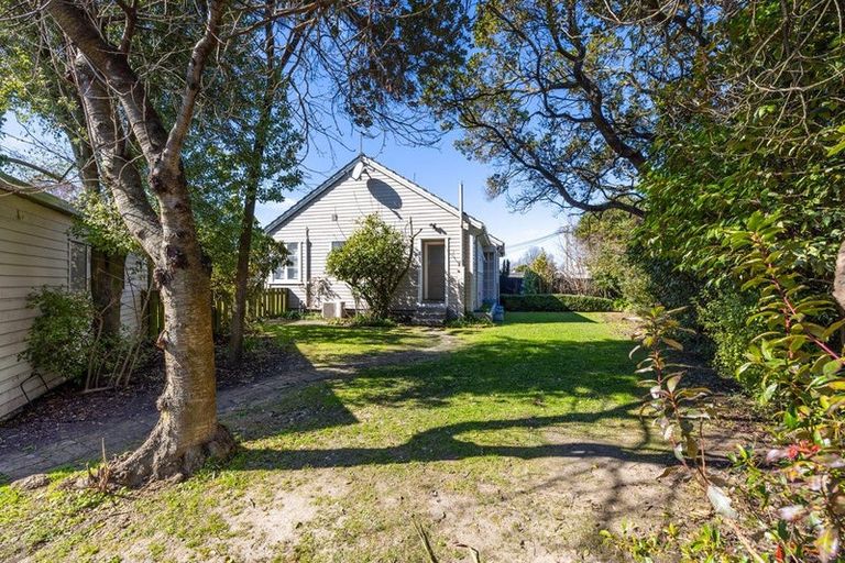 Photo of property in 16 Balgay Street, Upper Riccarton, Christchurch, 8041