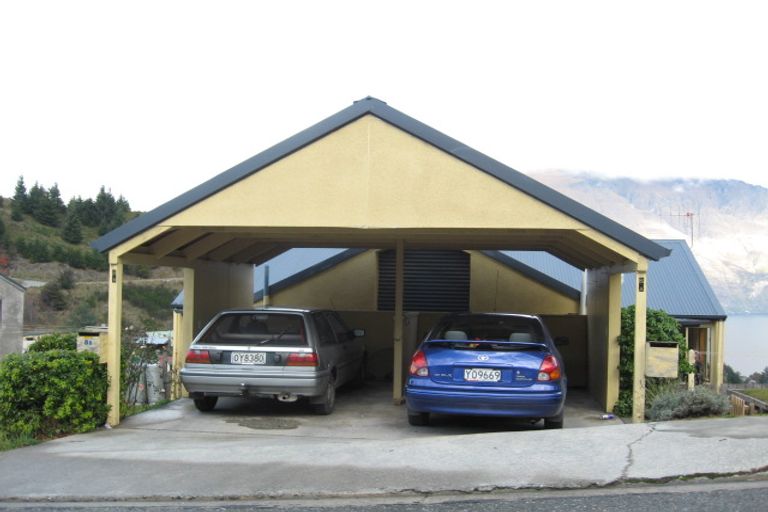 Photo of property in 8a Dart Place, Fernhill, Queenstown, 9300