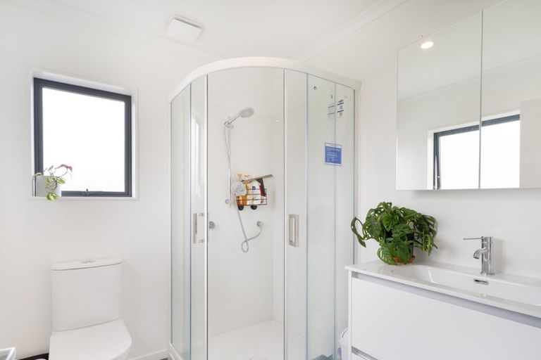 Photo of property in 77 Grenada Drive, Grenada Village, Wellington, 6037