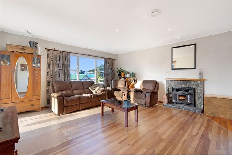 Photo of property in 1 Ranui Avenue, Ranui, Auckland, 0612