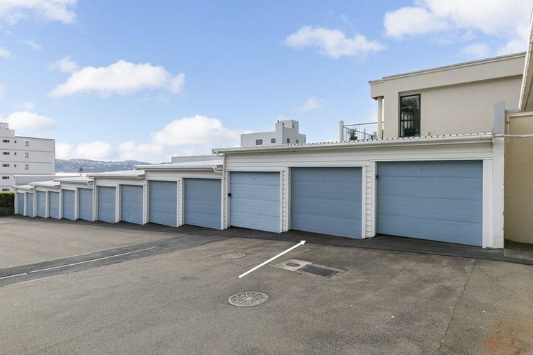 Photo of property in Jerningham Apartments, 20 Oriental Terrace, Oriental Bay, Wellington, 6011