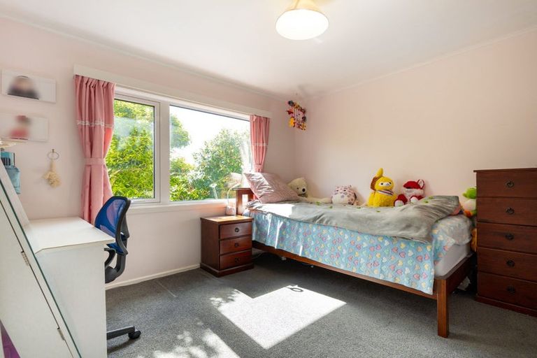 Photo of property in 63 Bassett Road, Johnsonville, Wellington, 6037