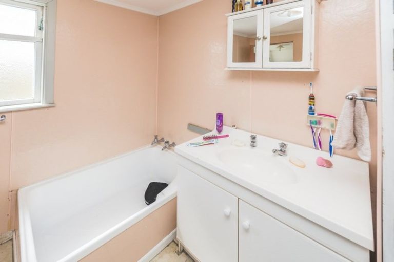 Photo of property in 17 Manuka Street, Castlecliff, Whanganui, 4501