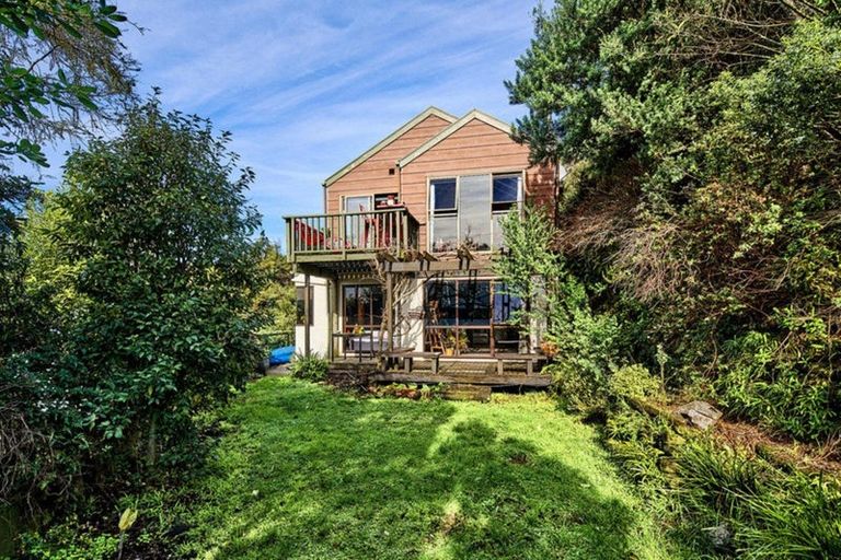 Photo of property in 9 Kenef Road, Paremata, Porirua, 5024