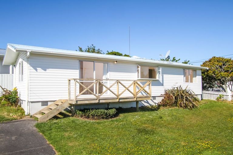 Photo of property in 15 Adriatic Avenue, Henderson, Auckland, 0612
